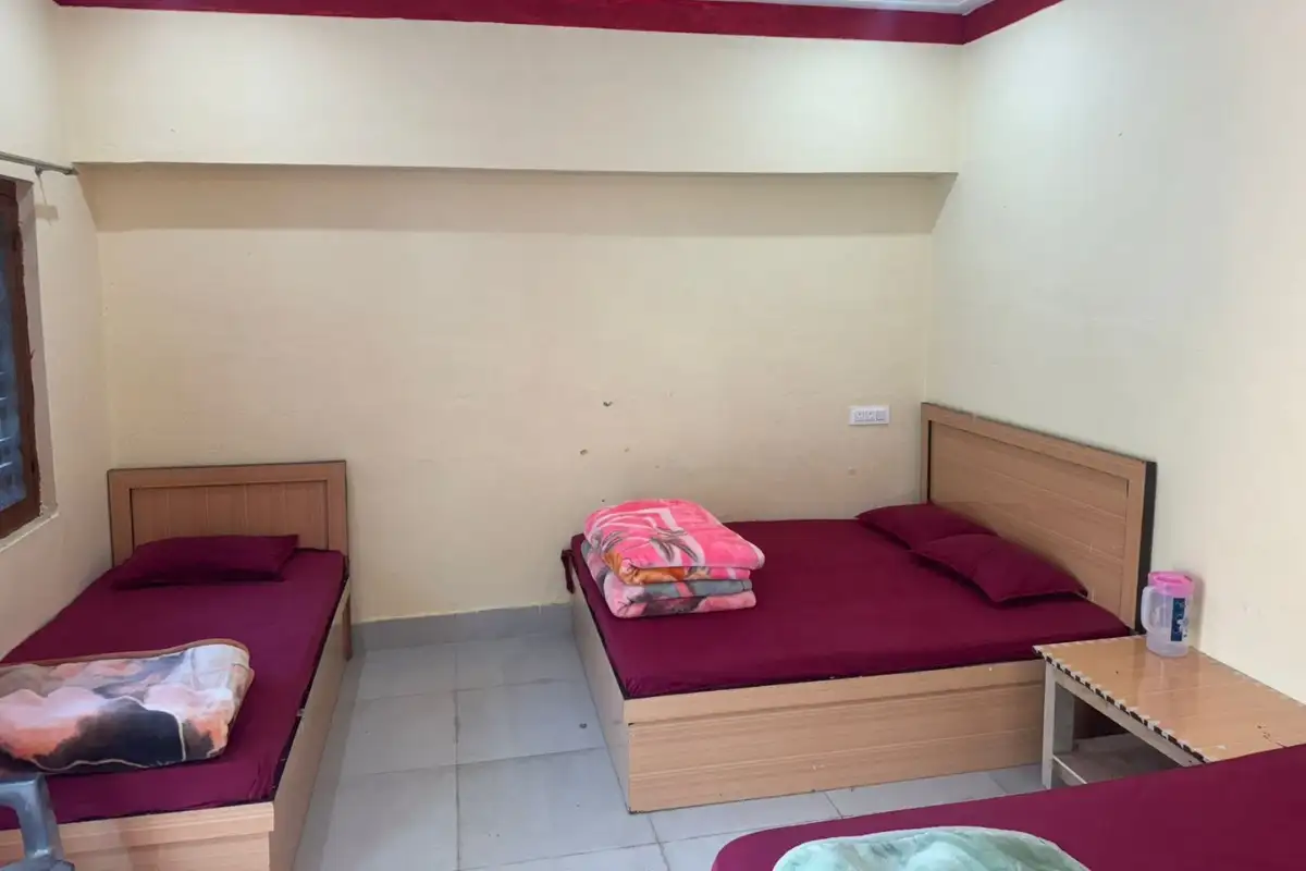 standard family room at Hotel Sunil Lodge in Gaurikund on Kedarnath Route