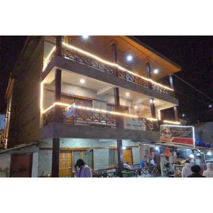 Front view of Shivpuri House near Kedarnath temple