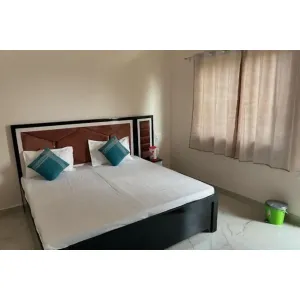 Maa Gayatri Dham - Vrindavan