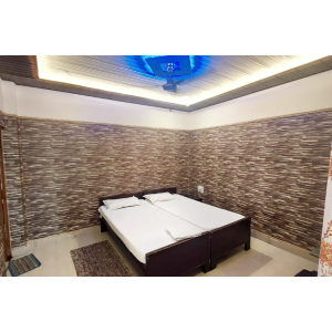 Teerth Guest House - Varanasi