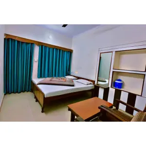 Bansal Guest House (Just 20 Steps Away From The River Ganga) - Haridwar