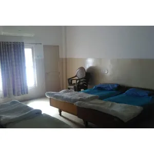 Brahmbhatt Pathikashram Dharamshala Near Temple - Ambaji