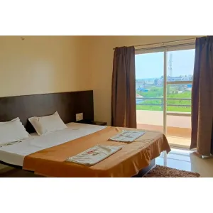 Hotel Neelayam Garden - Ozar