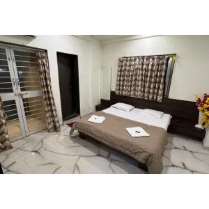 Hotel Shiv Palace(Near Bus-Stataion) - Trimbakeshwar