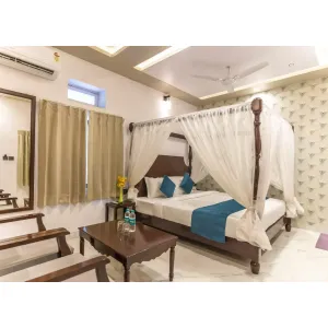 Lake N Hill View - Udaipur