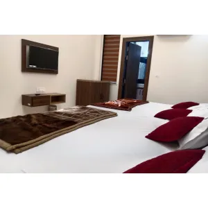 SPOT ON Shree Mukund Madhav Dham - Vrindavan