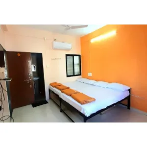 Shree Radha Govind Bhakt Niwas & Hotel - Pandharpur