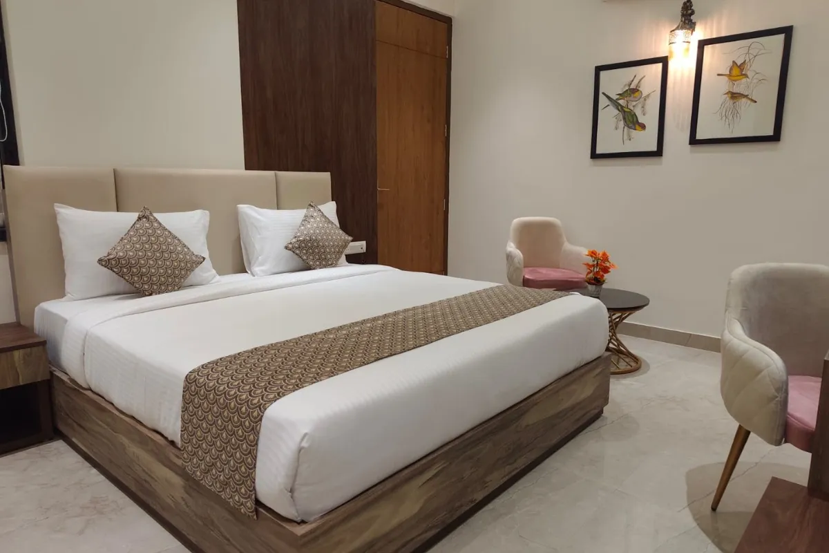 Standard room at Hotel JJM Palace in Udaipur