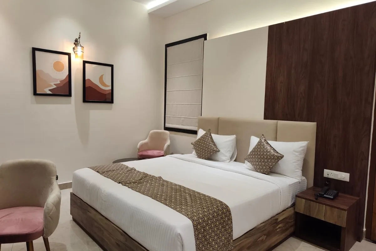 standard double room at Hotel JJM Palace in Udaipur